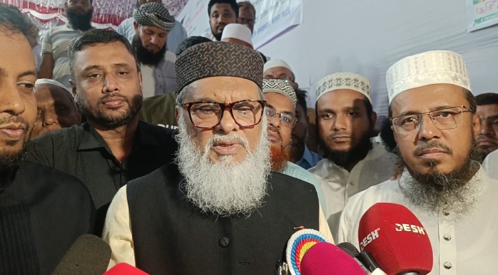 ভারতে প্রধান উপদেষ্টাকে ‘অসুরের রূপ’ দেওয়া নিন্দনীয় বললেন ধর্ম উপদেষ্টা
